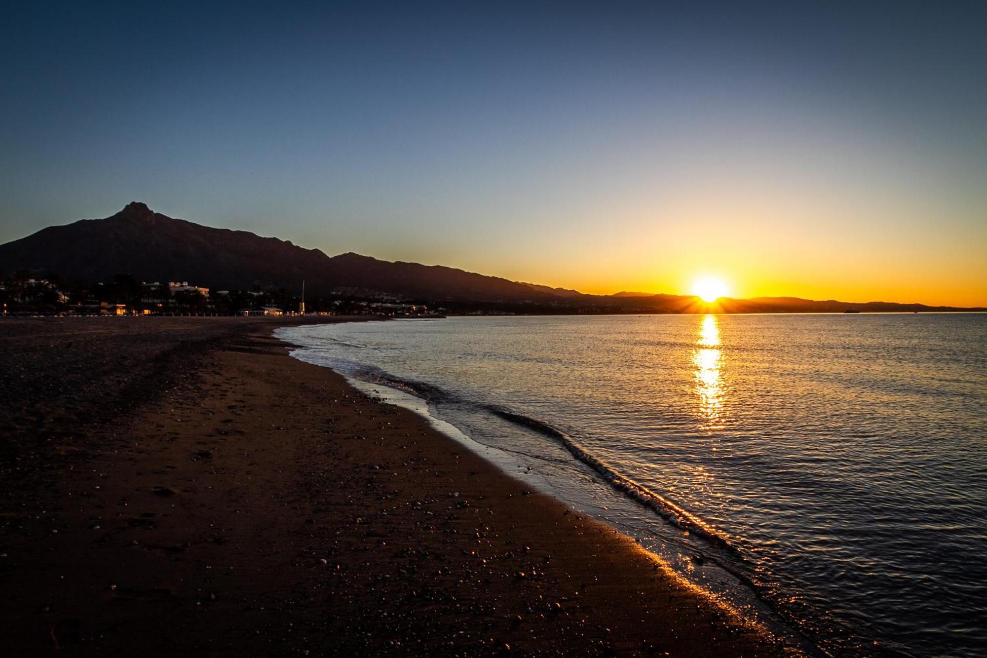 Banus - Beautiful Modern Flat Sea Views Apartemen