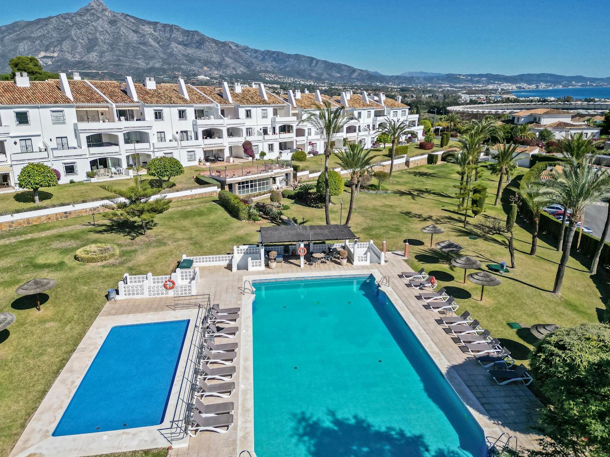 Banus - Beautiful Modern Flat Sea Views Apartemen