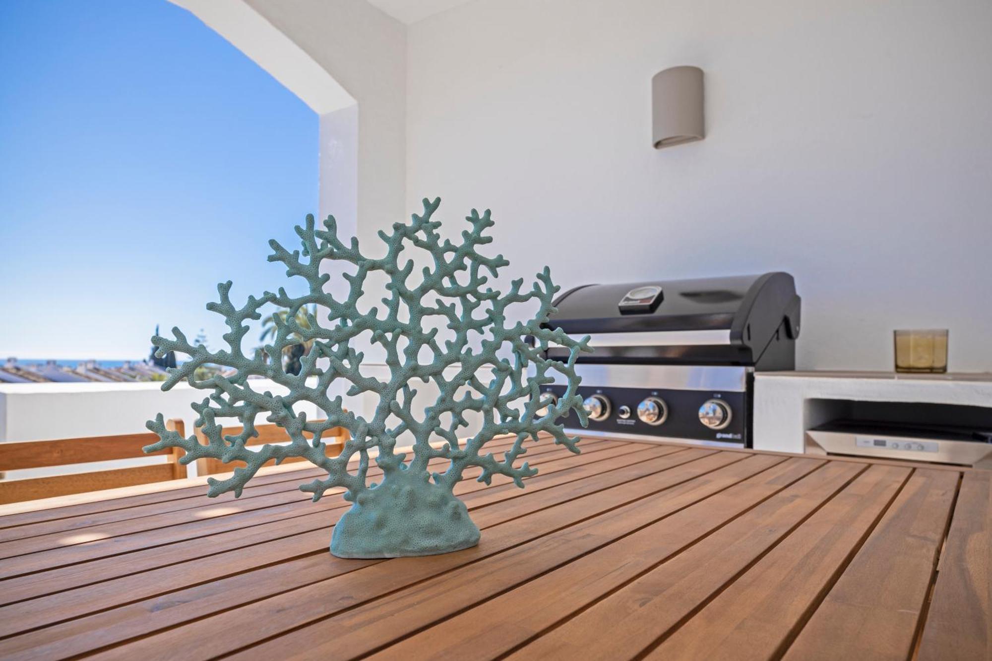 Apartemen Banus - Beautiful Modern Flat Sea Views *