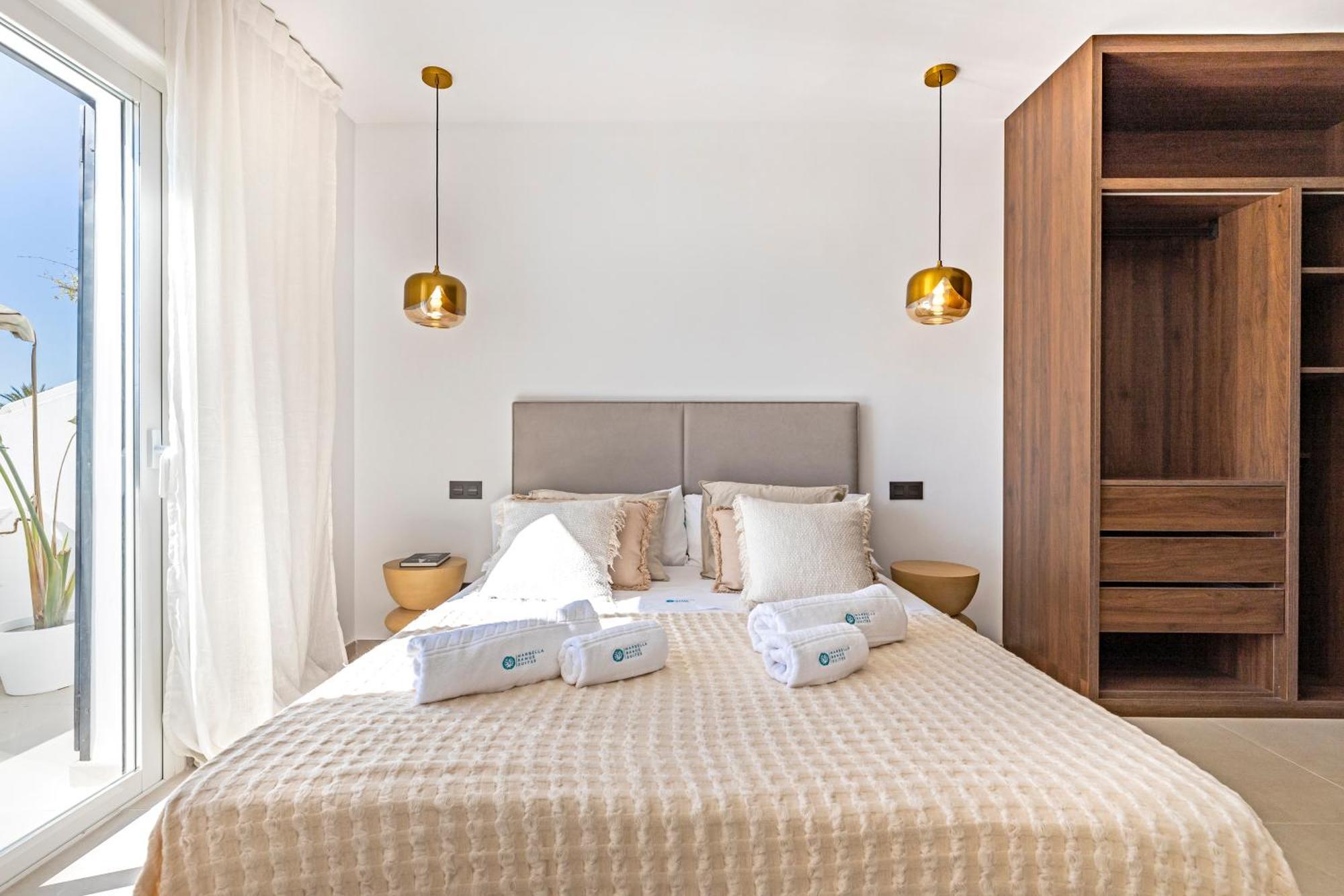 Apartemen Banus - Beautiful Modern Flat Sea Views